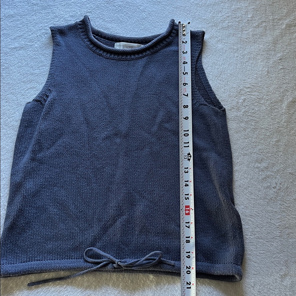 Sleeveless Knit Top - Picture 2 of 4